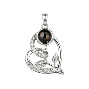 Nuova Collana Personalizzata con Proiezione a Cuore in Zircone Dorato 2026 Ciondolo di Lusso con <span class=keywords><strong>Fiori</strong></span> e Scritta 'Ti Amo' in 100 Lingue, Unisex per Feste - Product Image 5
