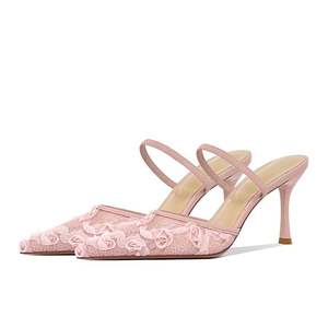 Mules à talon aiguille roses en dentelle florale pour femme, à bout pointu, idéales pour les soirées - Product Image 1