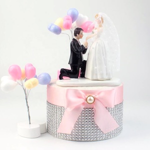 ตุ๊กตาเรซิ่นเจ้าบ่าวเจ้าสาวตลกๆ สำหรับตกแต่ง<span class=keywords><strong>เค้ก</strong></span>งานแต่งงาน พร้อมฐานตั้งสำหรับตกแต่งงานปาร์ตี้คุณนายคุณนาย - Product Image 6