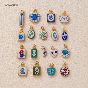 จอย เดอ วิวเร |   จี้เคลือบทอง 18K PVD บนสแตนเลสสตีล ลงสีด้วยมือ สำหรับทำเครื่องประดับ |   กันน้ำและทนทาน - Product Image 3