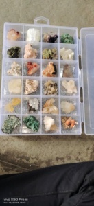 Colección de 24 Piezas de Minerales Naturales, Piedras Crudas, Cristales Surtidos, Caja de Exhibición Coleccionable - Product Image 4
