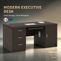 Bureau d'ordinateur moderne de haute qualité pour cadres, avec design modulaire, construction durable et fonctions de rangement