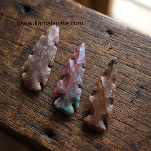 Punta de Flecha Artesanal de Ágata Roja de 2 Pulgadas, Piedra Semipreciosa, Imitación Antigua, Artículo Coleccionable - Product Image 3