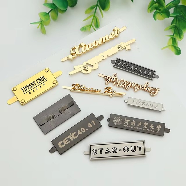 OEM & ODM Rectangle Oval Engraved Soft Enamel Metal Label Custom Metal Labels logo Plate for Handbag