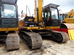 Excavadora de cadenas Caterpillar 320D usada, 40 toneladas de peso operativo, motor original, modelo 2016, 138 HP, 2001-4000 horas de uso. - Product Image 4