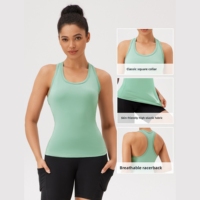 Eng anliegende, grüne Gym-Yoga-Racerback-Tanktops für Damen mit individuellem Logo, aus Spandex, mit eckigem Ausschnitt, atmungsaktiv, lässig, für Performance und Freizeit.