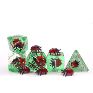 Set di Dadi Poliedrici Personalizzati all'Ingrosso, Dadi in Resina con Inclusioni di Coccinelle Rosse per Giochi <span class=keywords><strong>da</strong></span> Tavolo DND - Product Image 1