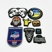 Produsen Patch PVC Grosir Kustom Logo 3D Embossed Aksesoris Pakaian 3D Massal Patch Karet PVC Lembut Silikon untuk Pakaian