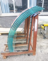 Verre trempé ultra-clair à faible teneur en fer, certifié CE, haute transmission, 5-19 mm, sur mesure pour vitrine, balustrade, façade, mobilier