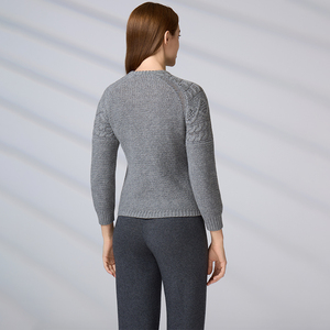 Pull en tricot pour femmes OEM/ODM, hiver, logo personnalisé brodé, manches longues, gris, pull en tricot torsadé pour femmes - Product Image 6