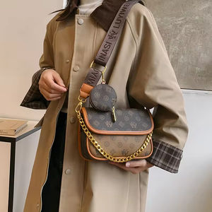 กระเป๋าโท้ทแฟชั่นลำลองสำหรับผู้หญิง กระเป๋าสะพายไหล่ทรงสี่เหลี่ยมแบบใหม่ สายสะพายเดี่ยว เปิดปิดแบบเปิด กันน้ำ เหมาะสำหรับฤดูร้อนและฤดูใบไม้ร่วง - Product Image 3