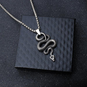 2025 Retro Hip Hop Animal Jewelry Hombres Mujeres Cadena de acero inoxidable Collar con colgante de serpiente - Product Image 1
