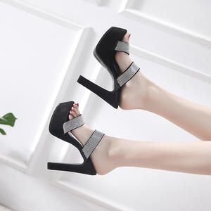 <span class=keywords><strong>Scarpe</strong></span> Donna estate Della Piuma Sottile Tacchi Alti Pelliccia Pantofole Peep Toe Ciabatte Della Signora Pumps Scivoli <span class=keywords><strong>Scarpe</strong></span> - Product Image 4