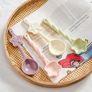 Cucchiaio in Ceramica con Manico Lungo Stile Influencer Cinese, Design a Stella Intrecciata, Fresco e Naturale, Stile Instagram, Creativo e Femminile per Dessert e Caffè - Product Image 3