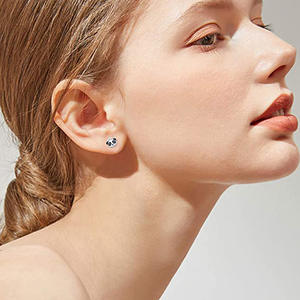 Boucles d'oreilles Panda en or blanc, design de dessin animé, accent diamant, mignonnes, unisexes, cadeau, bijoux, boucles d'oreilles tendance - Product Image 5