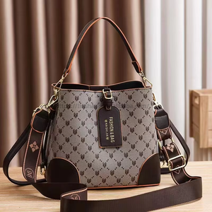 Fashion Good Quality Small Square <b>Chain</b> Women <b>Handbags</b> With Custom Logo Wholesale <b>Handbags</b> - Product Image 3