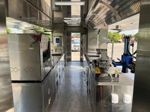 Camion de restauration Howo Cuisine mobile pour 200 <span class=keywords><strong>personnes</strong></span> Restauration Yuchai Diesel 270hp Cuiseur à riz en acier inoxydable Purificateur d'eau <span class=keywords><strong>Réfrigérateur</strong></span> - Product Image 6