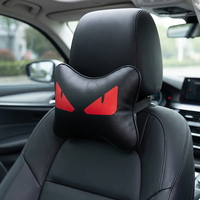 Oreiller de voiture en cuir PVC avec motif œil de démon original, oreiller de cou en peluche pour voiture, décoration anime, vente chaude OEM