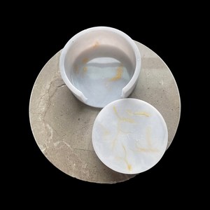 Ensemble de sous-verres en résine marbrée faits à la main Accessoires élégants et durables pour boissons Cadeau parfait pour la maison - Product Image 1