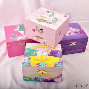 Caja con logotipo impreso personalizado, organizador de joyas con manivela de unicornio rosa para niñas, caja de música para almacenamiento de joyas