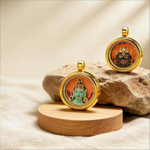 สร้อยคอจี้ทังก้าทิเบตชุบทองสแตนเลสคุณภาพสูง จี้กล่องกาวูมรดกทางวัฒนธรรม - Product Image 1