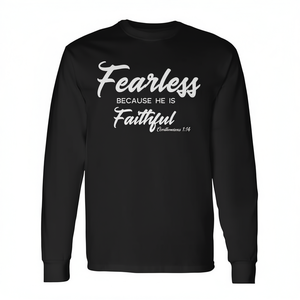 Camiseta de manga larga con cita cristiana: No tengas miedo, porque él es fiel - Product Image 2