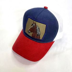 Gorra de Camionero Personalizada de Gamuza con Bordado Tridimensional 3D, con Logotipo Retro en Parche - Product Image 2