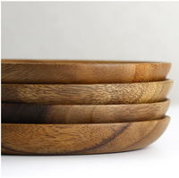 Assiette jetable ronde en bois de noyer massif avec motif végétal, couleur et logo personnalisés pour les fêtes et le service
