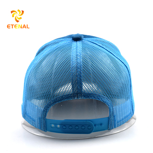 Cappellino Sportivo OEM Personalizzato di Alta Qualità a 5 Pannelli con Logo Ricamato 3D, Rete e Chiusura Snapback, in Velluto Blu Pavone e Tessuto Dobby a Pois - Product Image 5