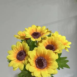 Girasoles Artificiales de 7 Cabezas, Flor de Seda Hecha a Mano, Decoración para el Hogar, Accesorios para Bodas - Product Image 2