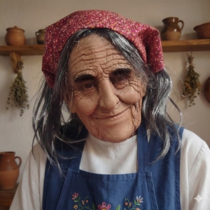 <span class=keywords><strong>Masque</strong></span> de femme âgée en <span class=keywords><strong>latex</strong></span> aux <span class=keywords><strong>cheveux</strong></span> argentés <span class=keywords><strong>avec</strong></span> foulard - Visage <span class=keywords><strong>réaliste</strong></span> ridé, lèvres étroites, nez large, yeux doux - Fête d'Halloween - Product Image 5