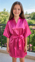 Peignoir court d'été en satin uni respirant pour enfants, idéal pour les fêtes, les séances photo ou comme pyjama – Cadeau parfait