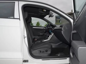 Dazhong T <span class=keywords><strong>ROC</strong></span> <span class=keywords><strong>R</strong></span> Line Pro Plus 2022 280TSI Turbo DCT FWD SUV Sportivo con Cockpit Digitale, Assistenza alla Guida e Climatizzatore a Doppia Zona - Product Image 6