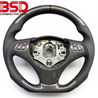 Volant en fibre de carbone personnalisé pour BMW E90 E91 E92 E93 M3 Série 3 328i 330i 335d Série 1 135i avec affichage LED du régime moteur