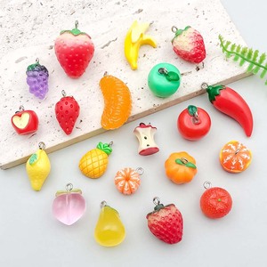 Galerie de breloques fruitées |   Pendentif en résine miniature 3D aux fruits mélangés pour la fabrication de bijoux DIY |   Fraise Pomme Banane Raisin Orange Poire - Product Image 4