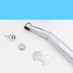 Turbine dentaire à haute vitesse ultra-silencieuse, type presse, avec roulement en céramique haute puissance et jet d'eau à trou unique - Product Image 1