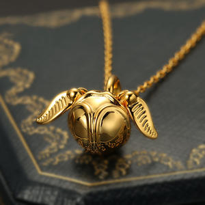 สินค้า Wowei ชุบทอง <span class=keywords><strong>snitch</strong></span> นาฬิกาลูกเล็กสีทองบินได้พร้อมสร้อยคอสร้อยคอสร้อยคอสร้อยคอจี้รูปปีกเอลฟ์ - Product Image 1