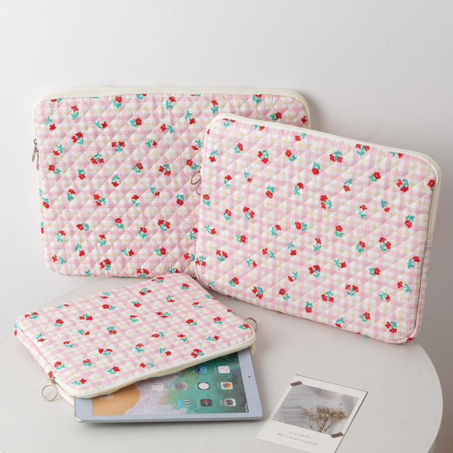 Custom Wholesale Fashionable Cherry Puffy Polyester Soft Heart Quilted Zipper Tablet Bag Ipad Cover Laptop Sleeve for Women