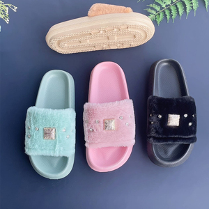 Pantoufles en fourrure d'alpaga bon marché à la mode chaussettes pantoufles pour femmes vente en gros d'usine - Product Image 6