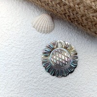 Pendentifs personnalisés avec logo, motif noir, coquille de nacre, papillon, lune, soleil, aile, marguerite, vague, gravés, breloques DIY pour bijoux