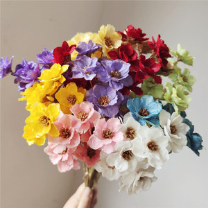 Arrangement floral immortel fait à la main de nouvelle couleur fleur séchée mini marguerite fleurs maison mariage pâques décoration festive - Product Image 1