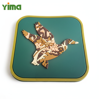 Étiquette en PVC souple avec logo 3D gaufré, patch en caoutchouc, personnalisable OEM/ODM, écologique, style thermocollant pour vêtements, accessoires de chapeau principaux, forme irrégulière