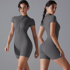 Combinaison de yoga pour femme FH, ultra douce, à demi-zip, col montant, manches courtes, une pièce, tenue de sport sculptante et ajustée, fabrication usine - Product Image 3