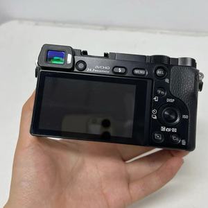 Cámara Sony S A6000 ILCE-6000 APS-C sin Espejo, Solo Cuerpo, 24.3MP, Video 1080P, Usada - Product Image 1