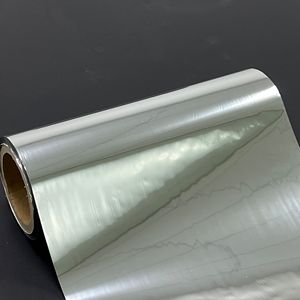 <span class=keywords><strong>Película</strong></span> <span class=keywords><strong>de</strong></span> laminación <span class=keywords><strong>de</strong></span> agua PET metalizada plateada antiarañazos barata al por mayor - Product Image 2