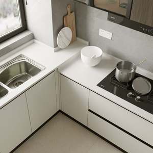 Renovación de Cocina Moderna Santopova: Gabinetes de Color Contrastante y Diseño Inteligente - Product Image 4