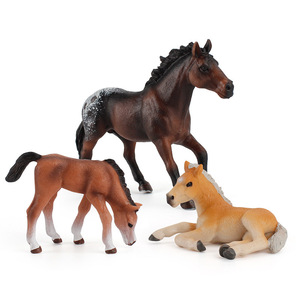 Set di Giocattoli Decorativi Xinhen Happy Farm: Modelli di Animali, Simulazione di Allevamento Equino, Cavallo Maschio e Operai del Lavaggio - Product Image 2