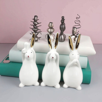 Drei niedliche kleine Hasenfiguren aus weißer Keramik, Osterhase-Ornament, Nicht sehen, nicht hören, nicht sprechen