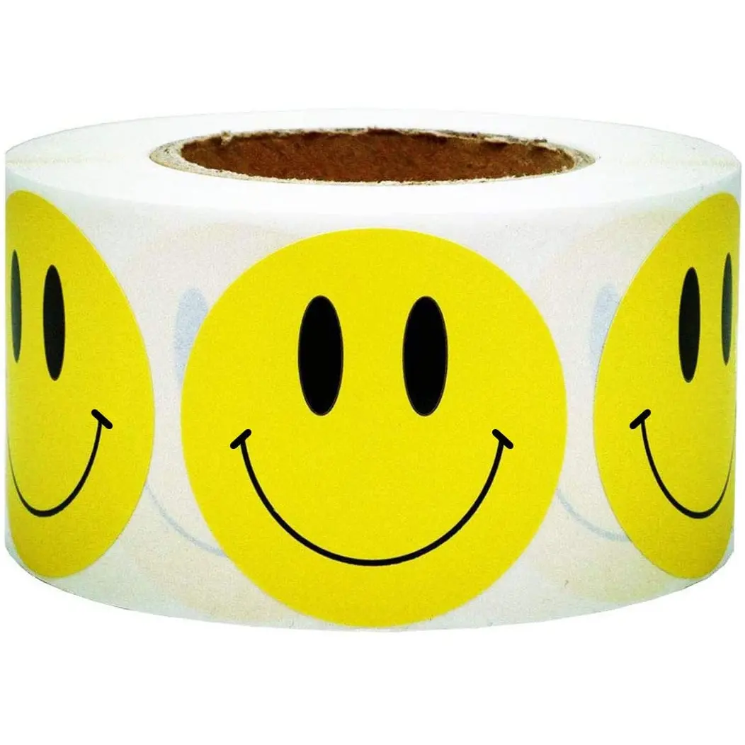 ملصقات وجه مبتسمة سعيدة صفراء قابلة للإزالة ومقاومة للماء مخصصة في لفة