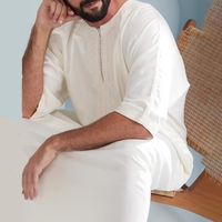 Jellaba Homme Marocaine, Robe Confortable à Manches Courtes, Broderie Simple, Vêtement Islamique Arabe Personnalisé, Qamis Solide pour Homme, Vente en Gros